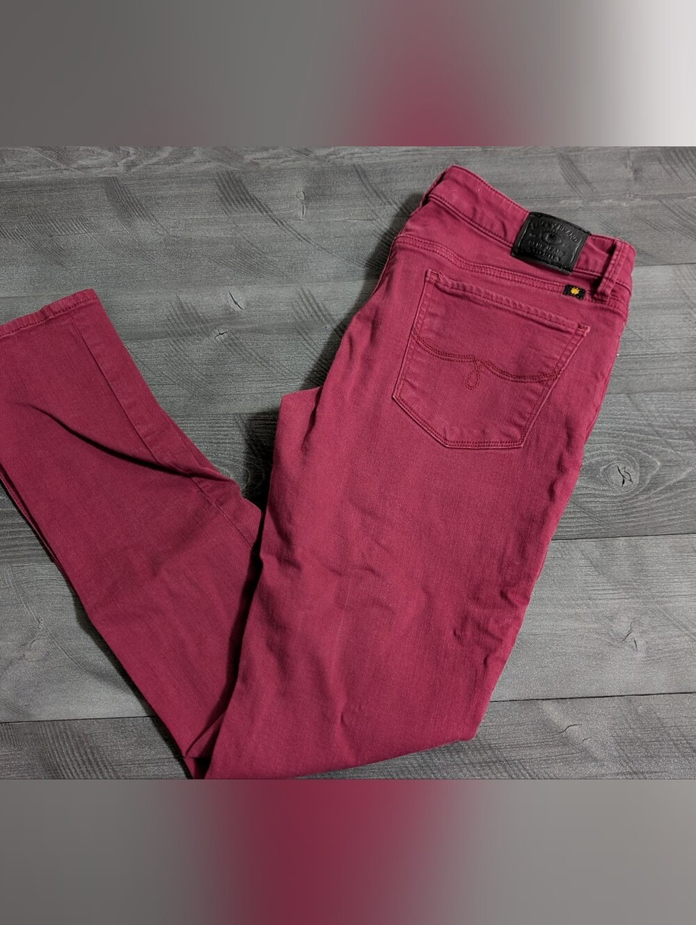 Lucky Brand women's Wine Slim Straight Jeans Size 6